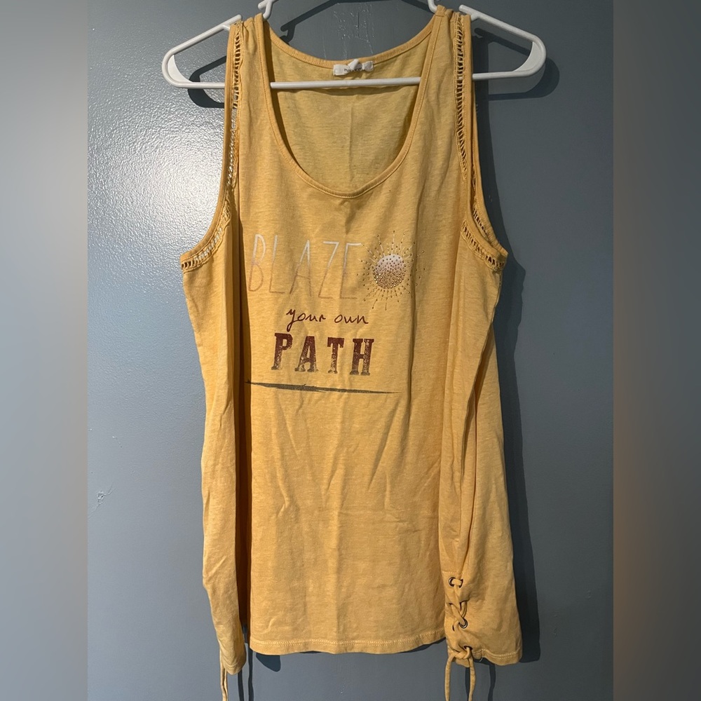 Maurice’s tank top size XL